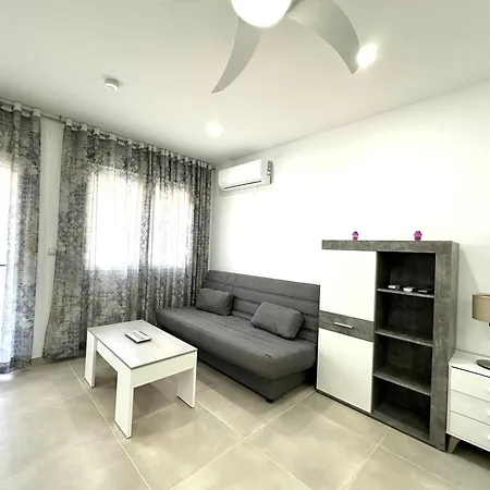 Ver72- Bonito - Terraza - Wifi - Reformado 托雷莫利诺斯